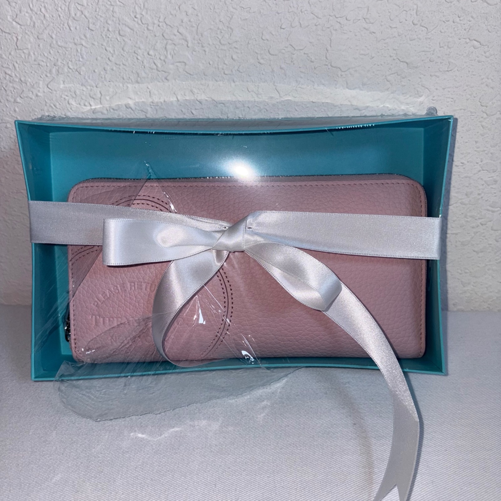 Tiffany & Co Return To Tiffany Wallet Os Pink New Pebbled Leather Zip Around